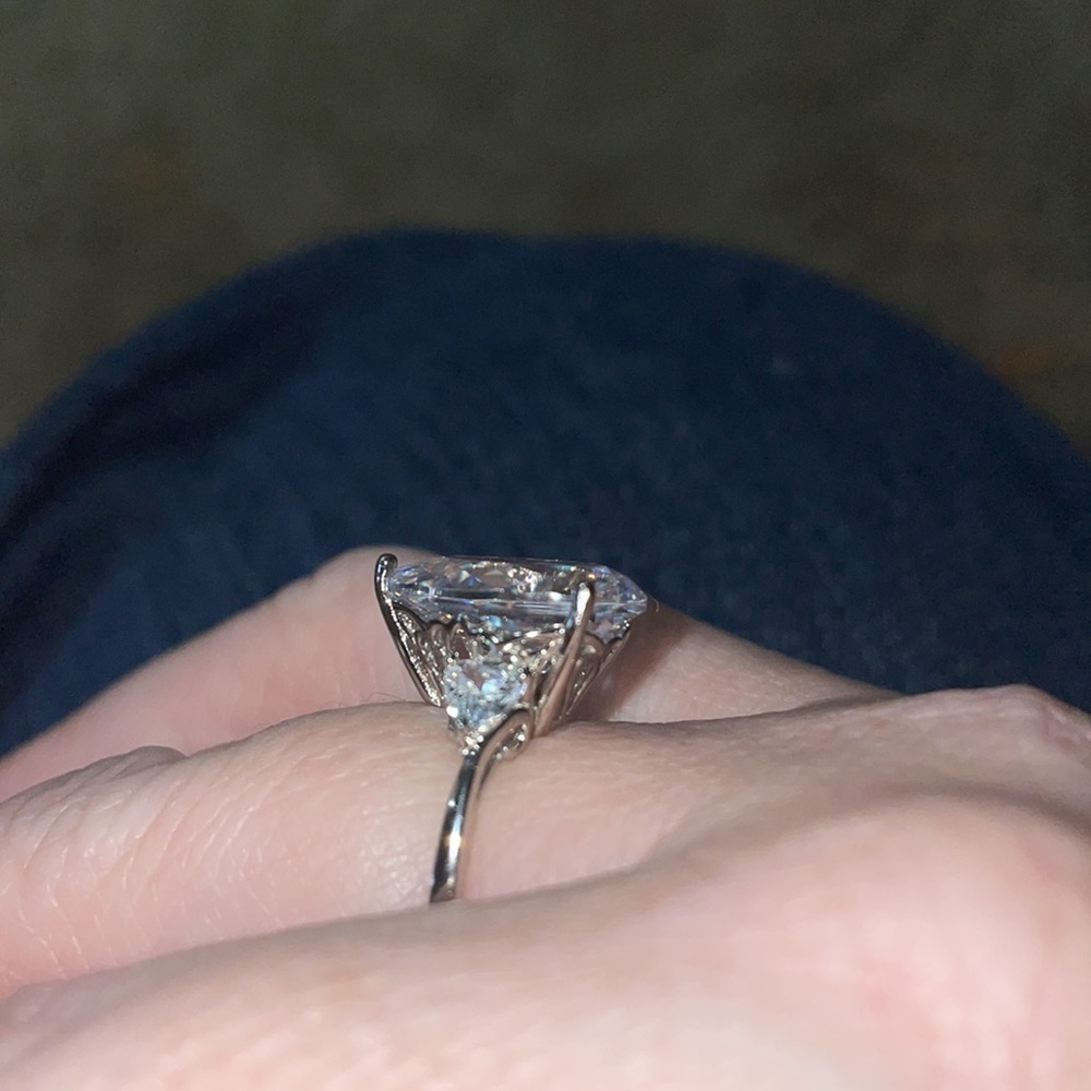 Cubic Zirconia pear shaped silver ring size 7 - Picture 6 of 11